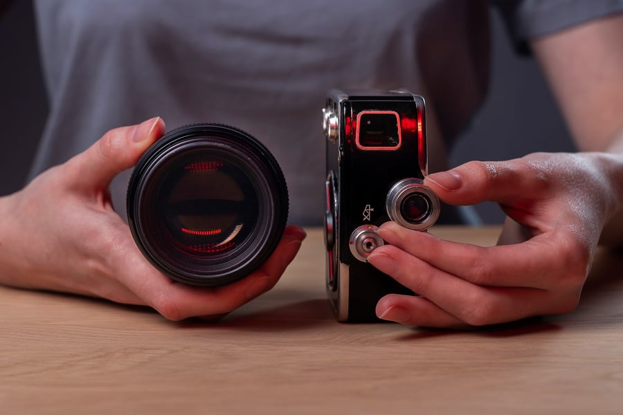 Sony ZV-E10 vs Canon EOS R50 (2026): Welche Kamera ist besser?